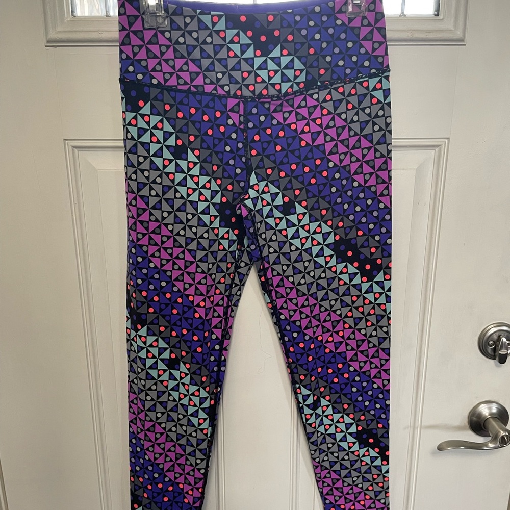 Victoria’s Secret VSX Sport Knockout Leggings M – Geometric Print, Compression
